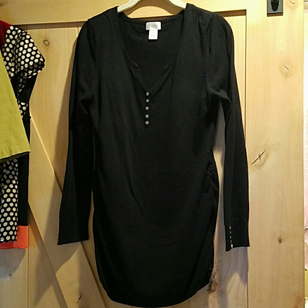 Motherhood Maternity black vneck sweater